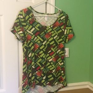 Size Small Christmas Lularoe Classic Tee BNWT
